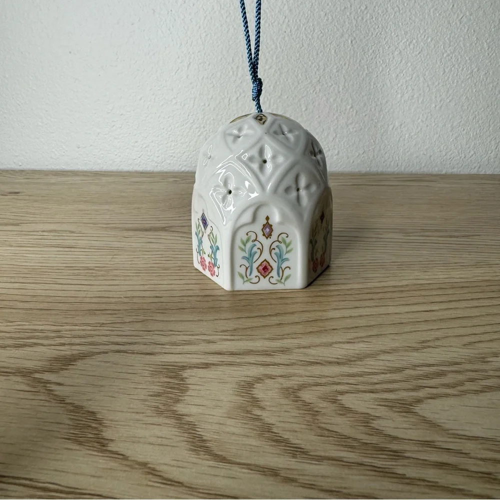 Prestige Place Venetian Collection Porcelain Hanging‎ Pomander Vintage Japan